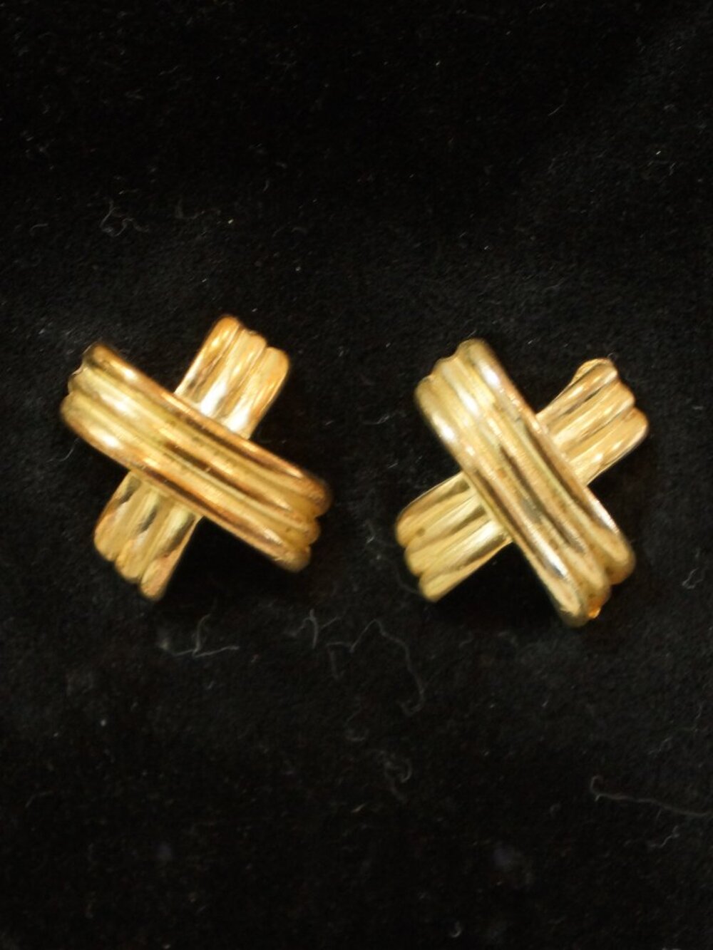 Vintage Ribbed Gold Criss Cross X Stud Earrings